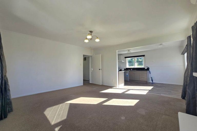 Photo of property in 16 Blenheim Street, Glenfield, Auckland, 0629