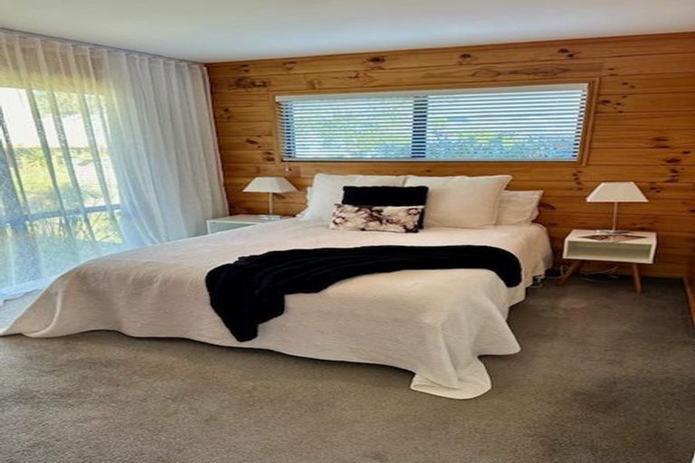 Photo of property in 21a Fraser Road, Narrow Neck, Auckland, 0624