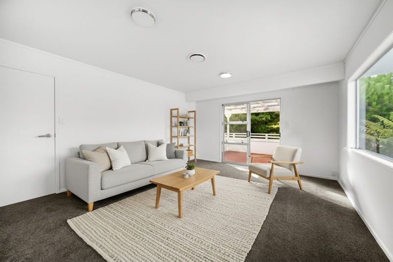 Photo of property in 1/4 Phillipa Place, Browns Bay, Auckland, 0630