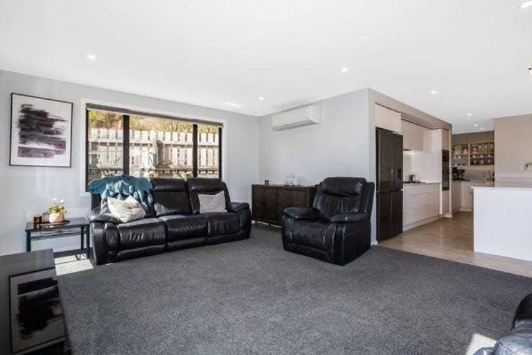 Photo of property in 29a Waitaria Terrace, Aotea, Porirua, 5024