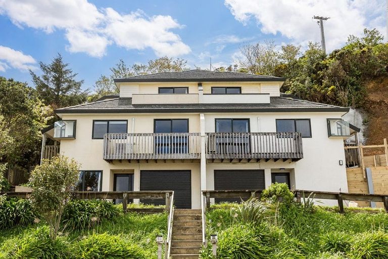 Photo of property in 21 Ladbrooke Drive, Newlands, Wellington, 6037