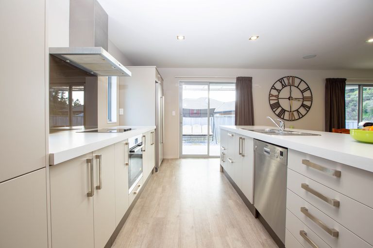 Photo of property in 3 Tussock Place, Stoke, Nelson, 7011