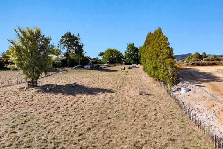 Photo of property in 233 Waihoehoe Road, Drury, 2577