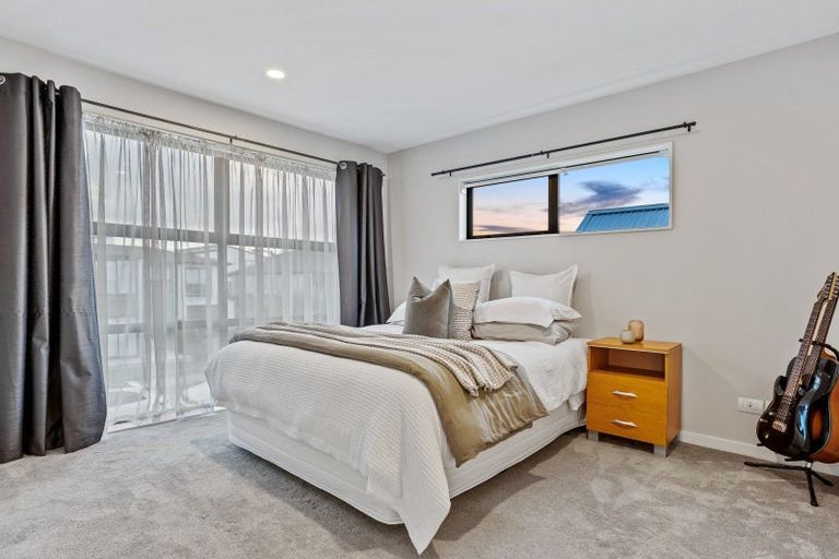 Photo of property in 28 Tai Crescent, Hobsonville, Auckland, 0616