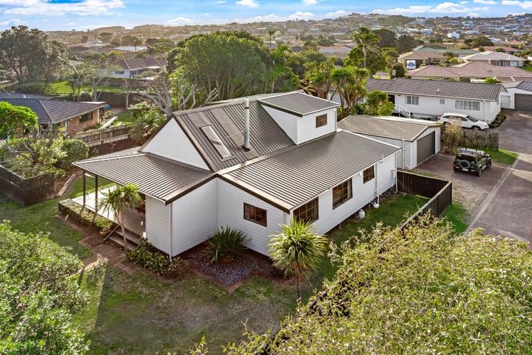Photo of property in 19 Crampton Court, Orewa, 0931