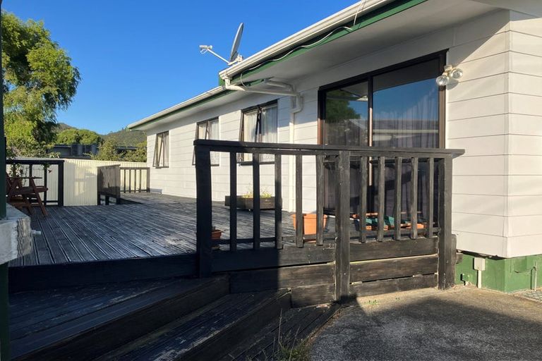 Photo of property in 2/15 Gibson Crescent, Naenae, Lower Hutt, 5011