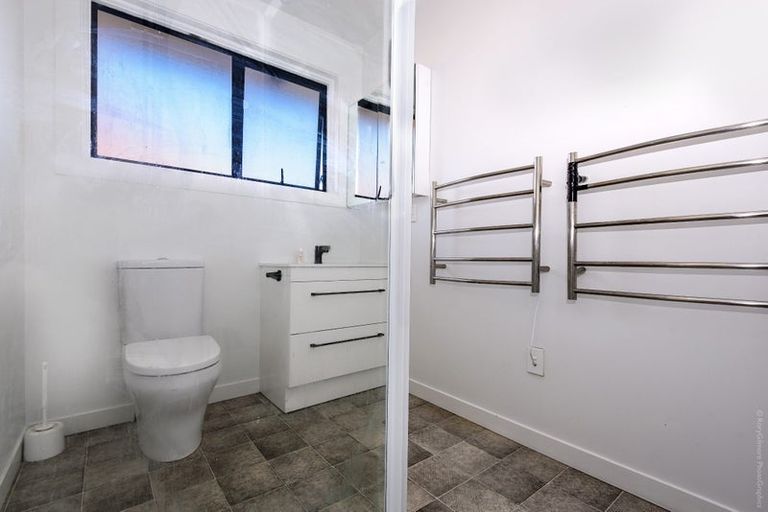 Photo of property in 46 Athol Terrace, Upper Riccarton, Christchurch, 8041