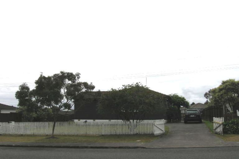 Photo of property in 37 Meadowood Drive, Unsworth Heights, Auckland, 0632