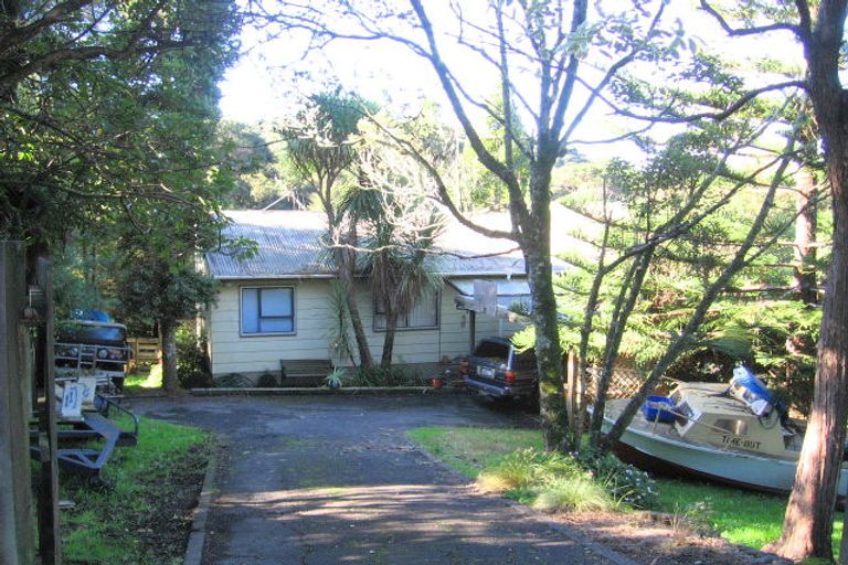 Photo of property in 150 Laingholm Drive, Laingholm, Auckland, 0604