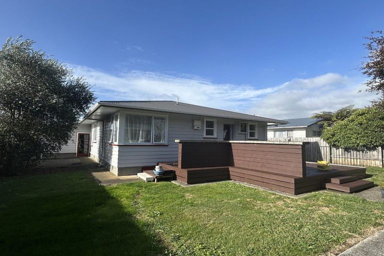 Photo of property in 12 Parsons Avenue, Levin, 5510