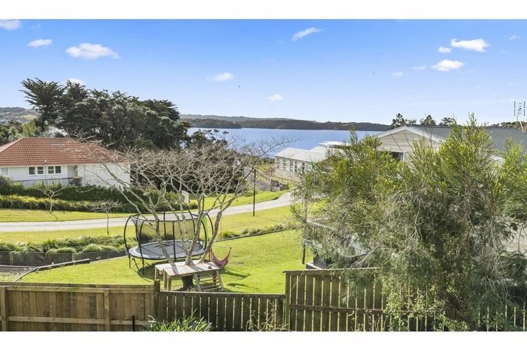 Photo of property in 9 Inca Place, Snells Beach, 0920
