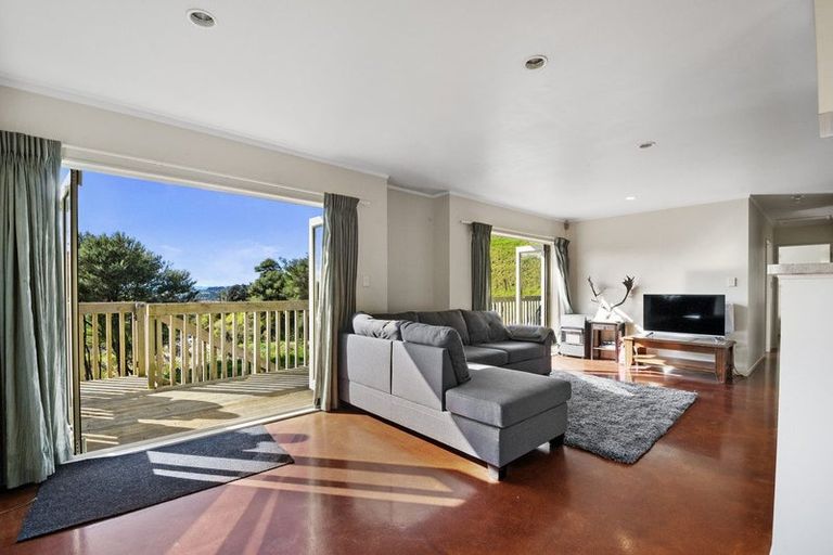 Photo of property in 1529 South Head Road, South Head, Helensville, 0874