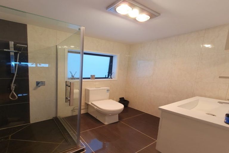 Photo of property in 813 Te Atatu Road, Te Atatu Peninsula, Auckland, 0610