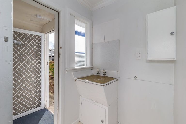 Photo of property in 17 Karaka Crescent, Levin, 5510