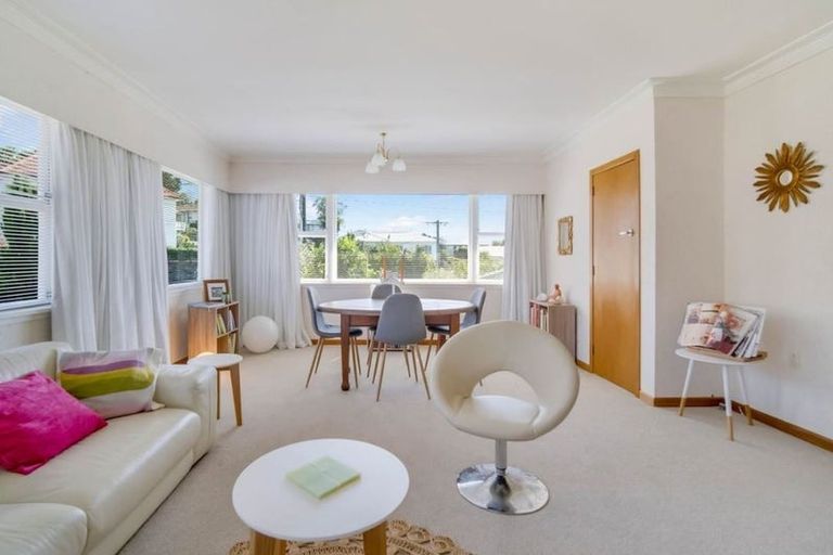 Photo of property in 5 Price Street, Westown, New Plymouth, 4310