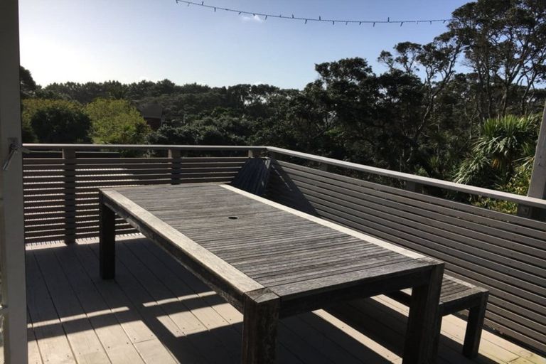 Photo of property in 352 Motutara Road, Muriwai, 0881