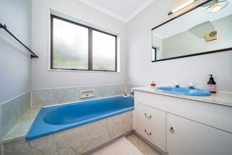 Photo of property in 98b Govett Avenue, Frankleigh Park, New Plymouth, 4310