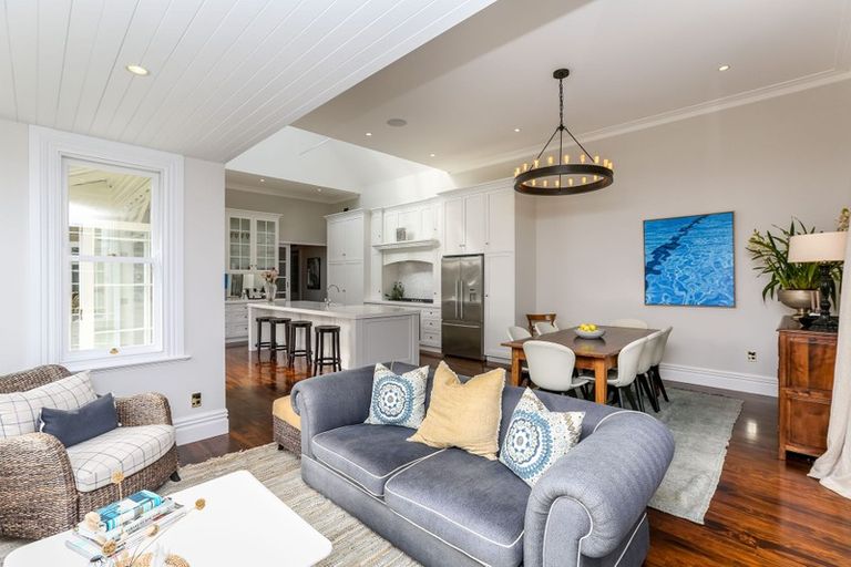 Photo of property in 16 Shortland Street, Lower Vogeltown, New Plymouth, 4310