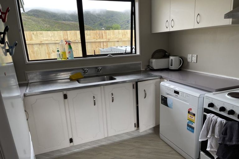 Photo of property in 2/15 Gibson Crescent, Naenae, Lower Hutt, 5011