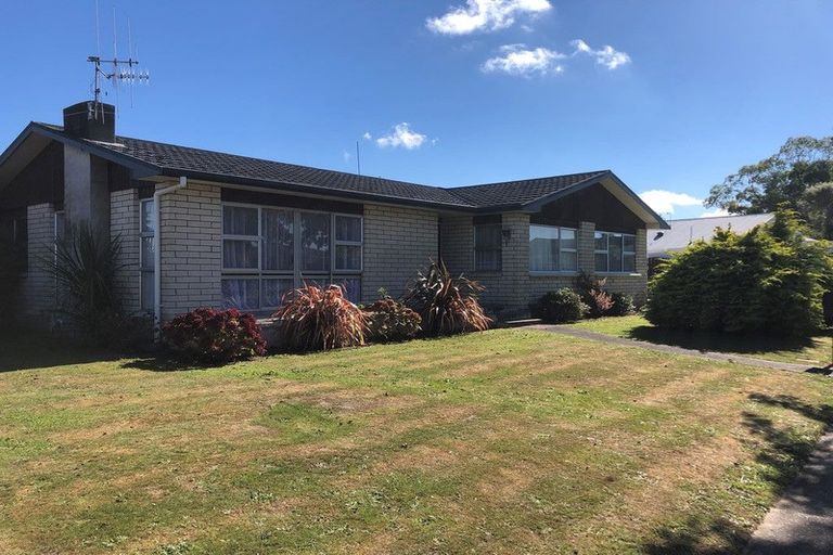 Photo of property in 43 Meadowbrook Drive, Cloverlea, Palmerston North, 4412