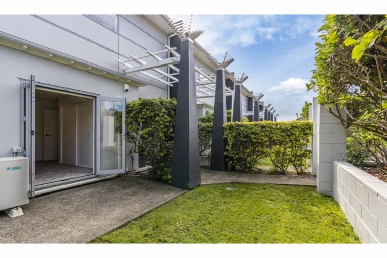 Photo of property in 4/49 Browns Road, Browns Bay, Auckland, 0630