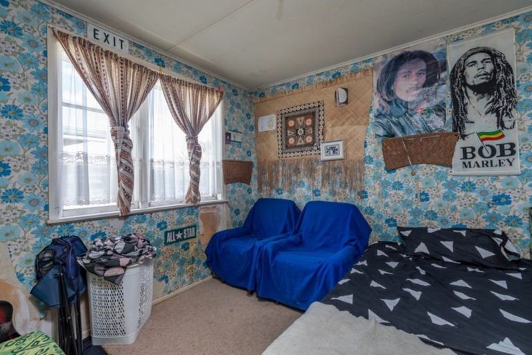 Photo of property in 106 Arahura Crescent, Waitangirua, Porirua, 5024