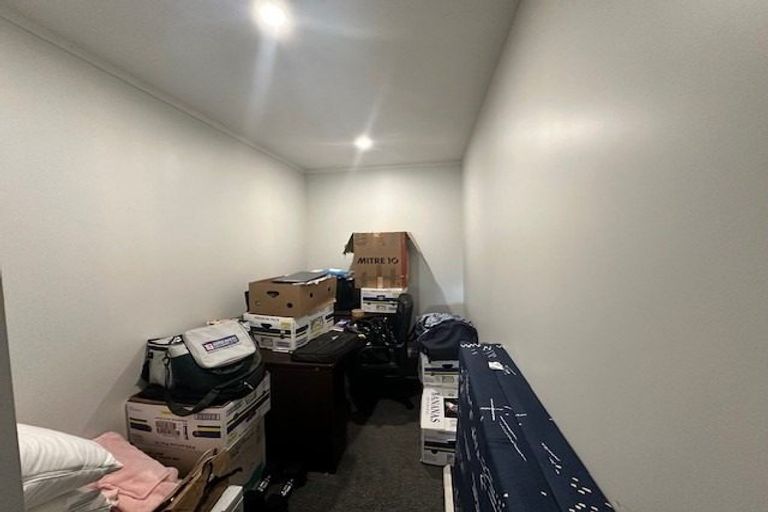 Photo of property in 98 Williams Street, Cambridge, 3434