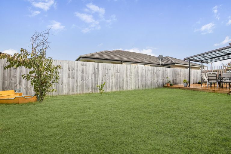 Photo of property in 15 Lamborn Drive, Papakura, 2110