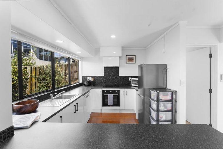 Photo of property in 74b Bradbury Road, Botany Downs, Auckland, 2010