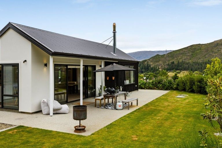 Photo of property in 28 Naylor Street, Clyde, 9330