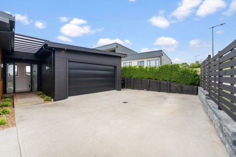 Photo of property in 2 Kohe Way, Pukekohe, 2120