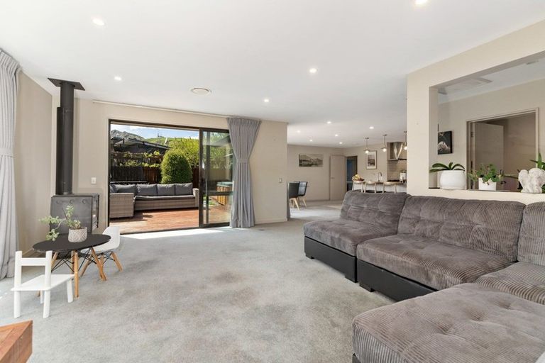 Photo of property in 8 Ada Place, Lake Hayes, Queenstown, 9304