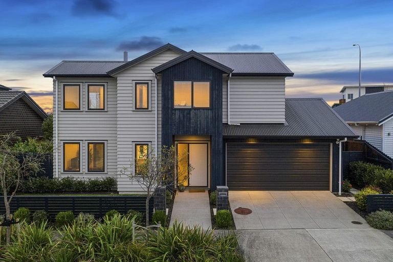 Photo of property in 19 Waiarohia Place, Hobsonville, Auckland, 0616