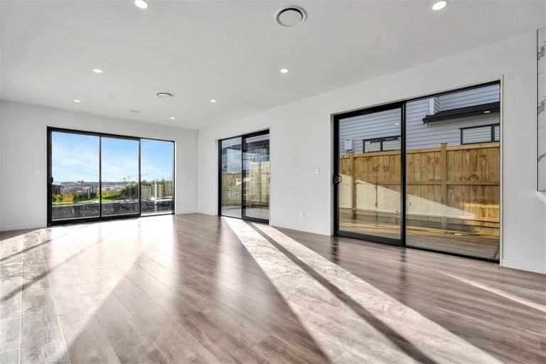 Photo of property in 14 Whawhaki Road, Beachlands, Auckland, 2018