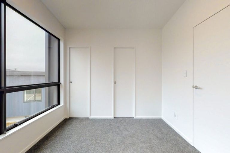 Photo of property in 7/62 Spenmoor Street, Newlands, Wellington, 6037