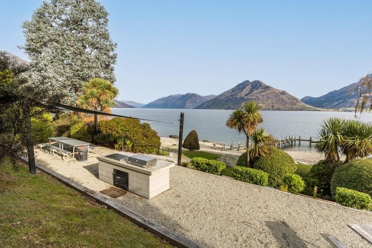 Photo of property in 2 Tasman Terrace, Drift Bay, Queenstown, 9371