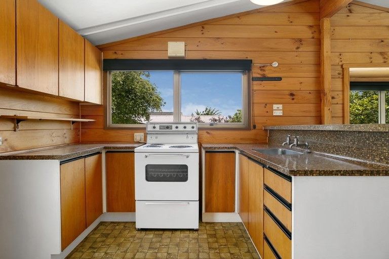 Photo of property in 1/11 Ingle Avenue, Waipahihi, Taupo, 3330