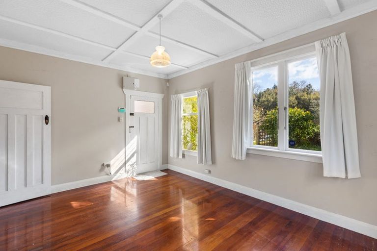Photo of property in 176 Huatoki Street, Upper Vogeltown, New Plymouth, 4310
