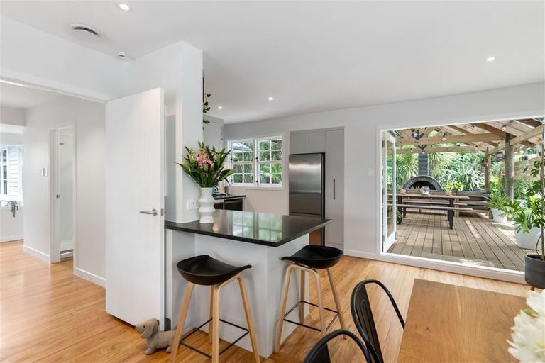 Photo of property in 33 Shetland Street, Glen Eden, Auckland, 0602