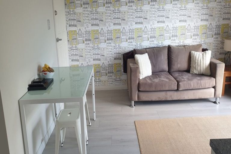 Photo of property in 87 Travis View Drive, Fairview Heights, Auckland, 0632