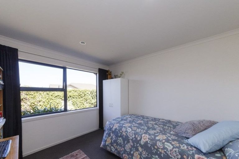Photo of property in 99a Schnell Drive, Kelvin Grove, Palmerston North, 4414