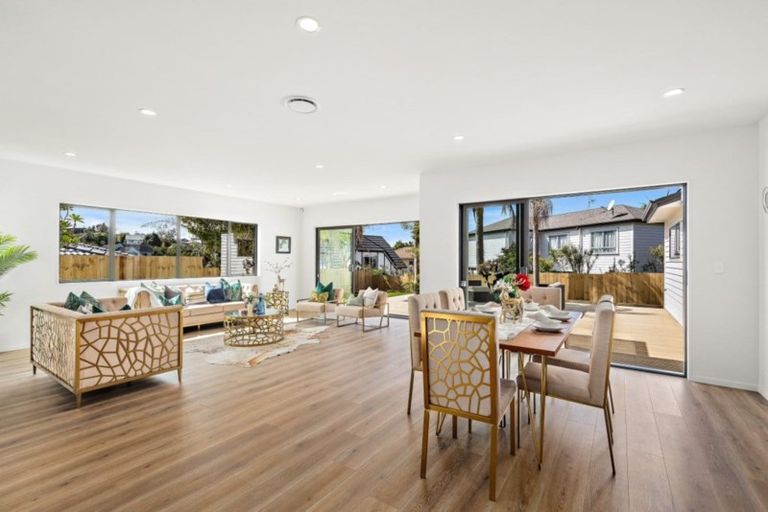 Photo of property in 46 Marina View Drive, West Harbour, Auckland, 0618