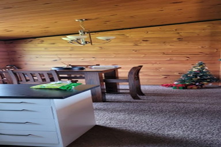 Photo of property in 8 Pararewa Drive, Whalers Gate, New Plymouth, 4310