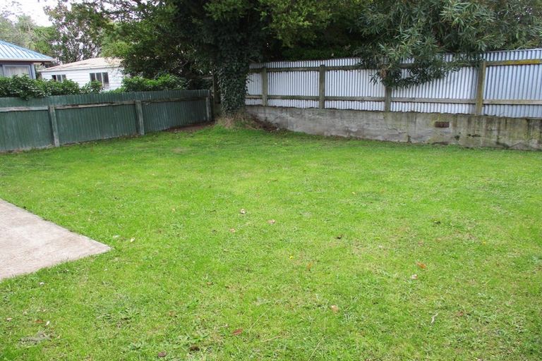 Photo of property in 56 Shamrock Street, Takaro, Palmerston North, 4412