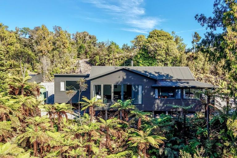 Photo of property in 1294 Lake Kaniere Road, Lake Kaniere, Kokatahi, 7881