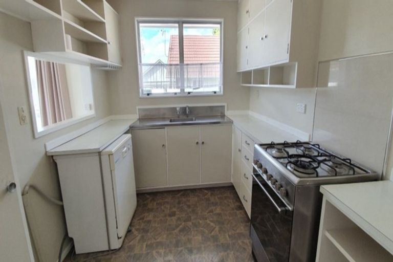 Photo of property in 12 Massey Street, Aramoho, Whanganui, 4500