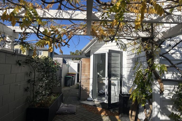 Photo of property in 1/34 Aikmans Road, Merivale, Christchurch, 8014