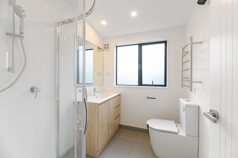 Photo of property in 8/60 Triangle Road, Massey, Auckland, 0614