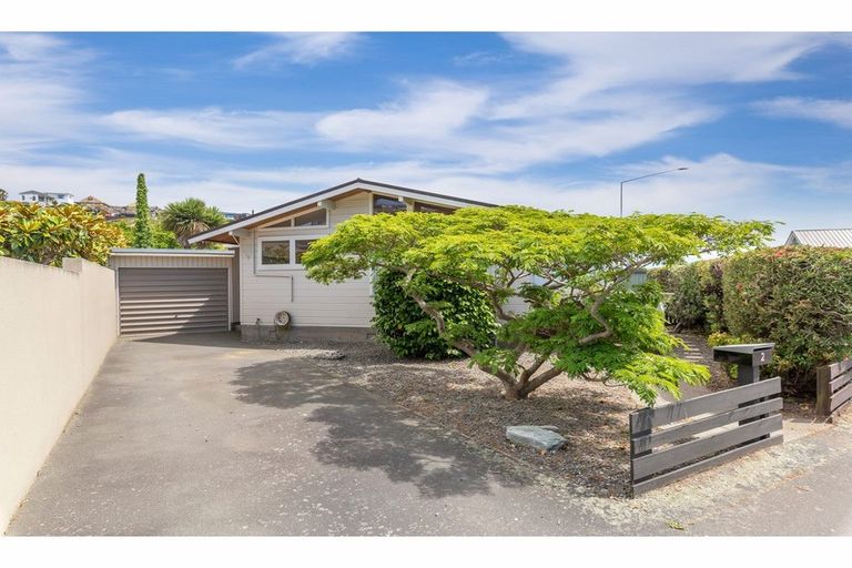 Photo of property in 2 Wakatu Avenue, Moncks Bay, Christchurch, 8081