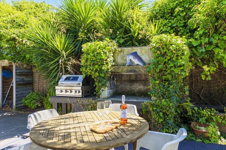 Photo of property in 1 Latham Street, Napier South, Napier, 4110